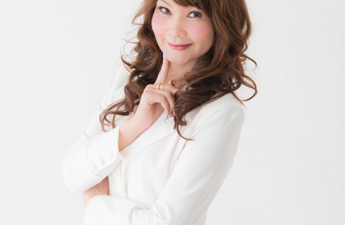 おせっかいな女性がキューピッド?「女性からのアプローチ」が結婚の秘訣