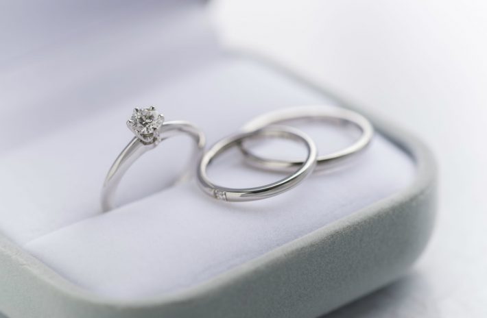 婚約指輪のダイヤモンドは大きさと質どちらが大事？