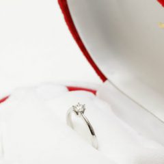 婚約指輪のダイヤの大きさってどう考えてる？