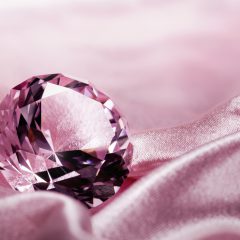 ピンクダイヤの婚約指輪が人気！ピンクダイヤに込められた意味とは？