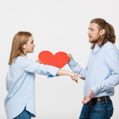 まさかの婚約破棄…もらった婚約指輪は返すべき？つらい感情の乗り越え方も