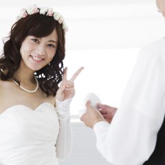 婚約指輪、一緒に選ぶ？それともサプライズ？