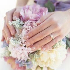 婚約指輪と結婚指輪の重ねづけで最高にかわいく！普段使いできる重ねづけ